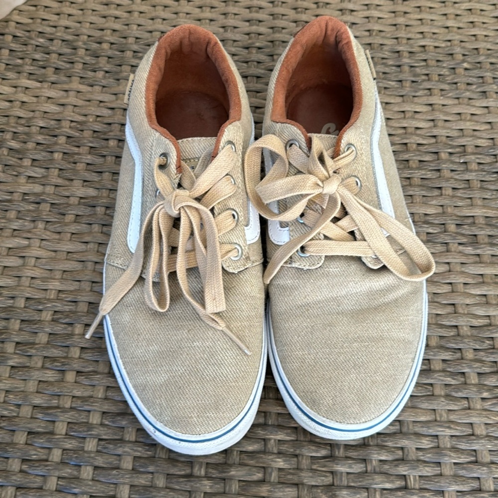 Vans size 7 men’s shoes tan and brown trim
